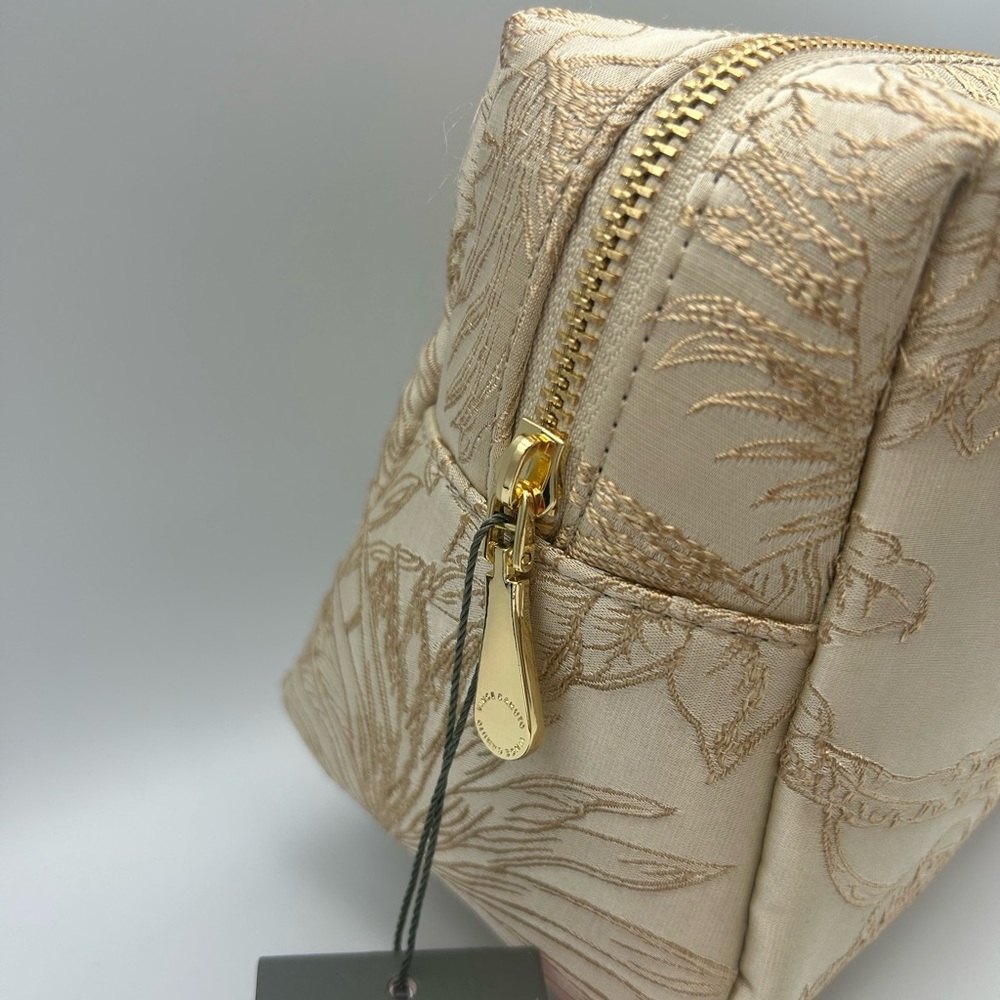 *New* Vince Camuto Cream and Gold Animal and Plant Scene Cosmetic/Travel Bag - Picture 4 of 15